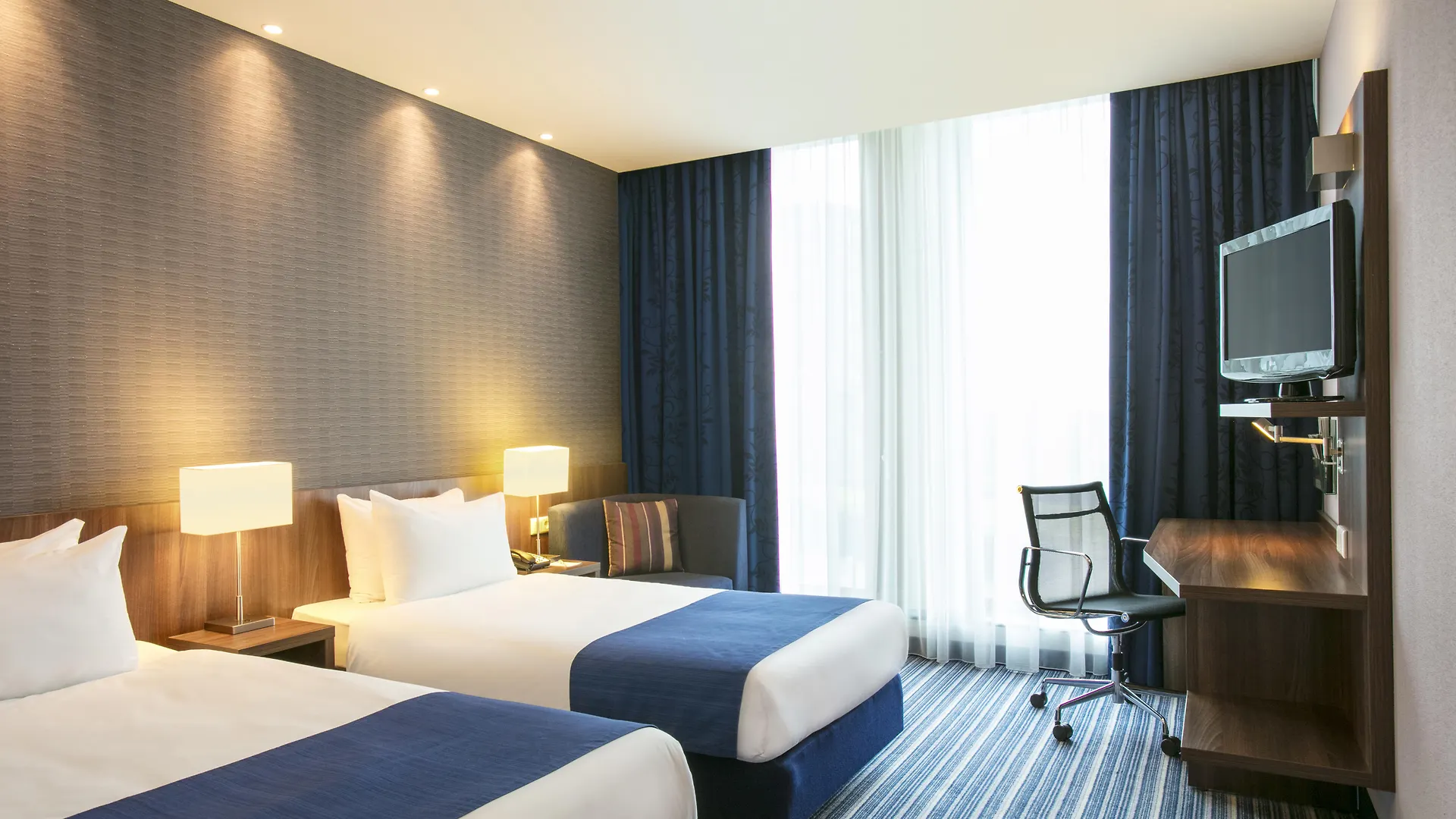 Holiday Inn Express Amsterdam - South By Ihg 3*,  Netherlands