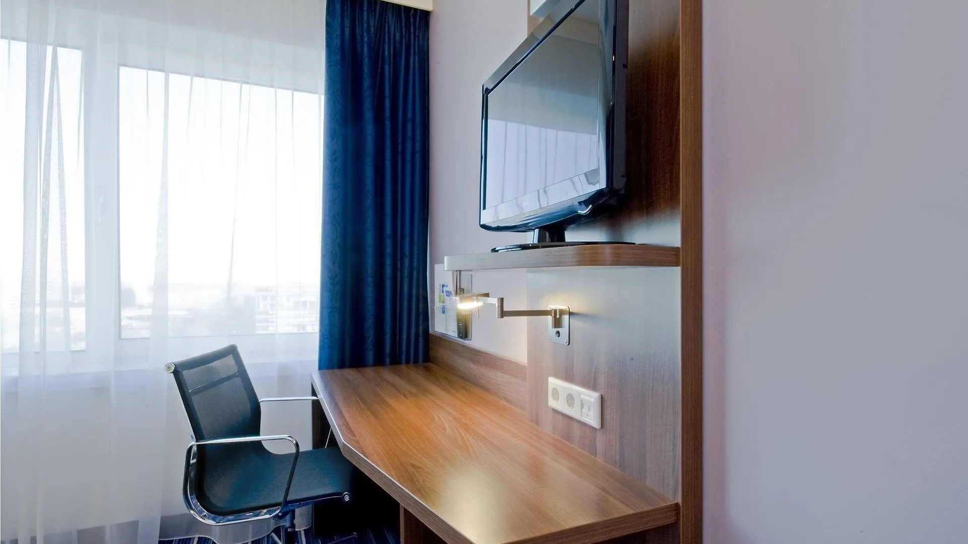 Holiday Inn Express Amsterdam - South By Ihg 3*,